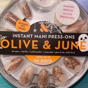 Olive & June Instant Mani Press-On Nails Almond Medium Glitter Halloween